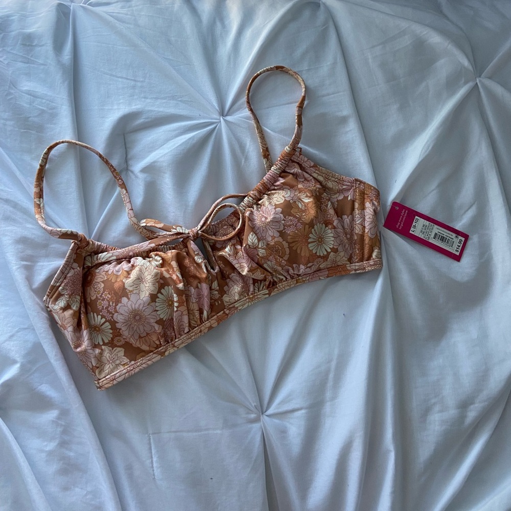 Neutral floral Xhilaration bikini top. Size Large.